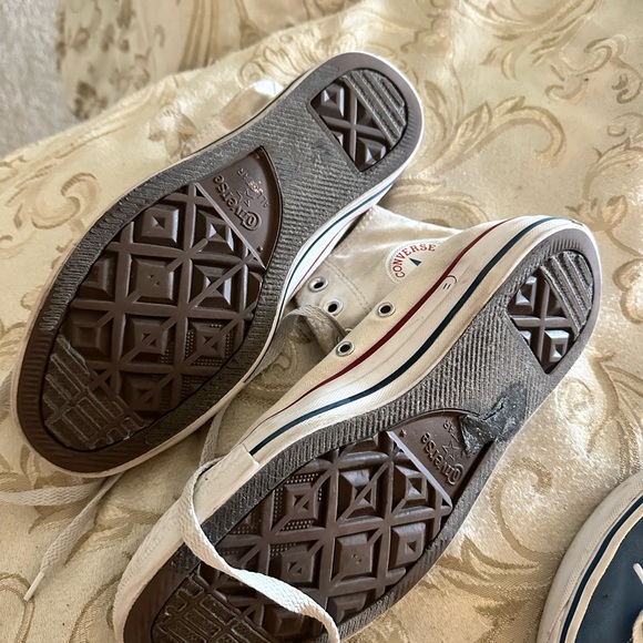 Converse - Picture 2 of 4